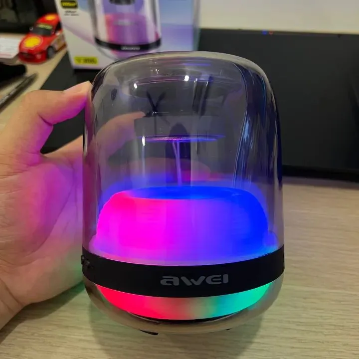 AWEI%20Y386%208W%20Portable%20Bluetooth%20Speaker%209D%20Surround%20Stereo%20Deep%20Bass%201200mAh%20Battery%20RGB%20Light%20Outdoor%20Wireless%20Speaker%20-%20Image%203