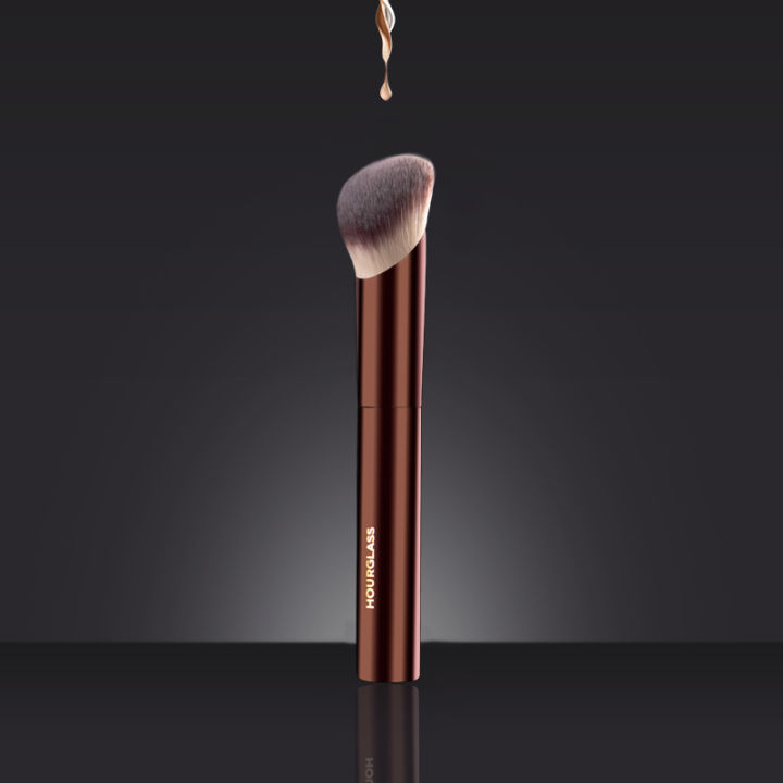 Hourglass%20Makeup%20Brush-%20No.21%20Ambient%20Soft%20Glow%20Foundation%20Brush%20Soft%20Fiber%20Hair%20Fashion%20Design%20Single%20Face%20Brush%20-%20Image%204