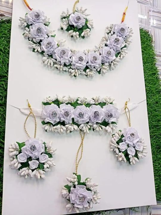 Artificial%20Flowers%20Bridal%20Jewelry%20Set%20with%20Choker%20Necklace,%20Earrings,%20Matha%20Tikka%20and%201%20hand%20Bracelet%20attached%20With%20Ring%20for%20Bride%20Fashionable%20design%20Wedding%20Engagement%20Mehndi%20for%20wear%20-%20Image%204