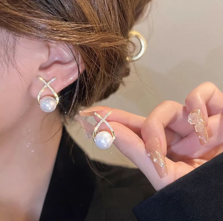 3%20pairs%20of%20earrings%20set%20for%20stylish%20girl%20KISSWIFE%20Gold%20Pearl%20Geometric%20Hoop%20&%20Crystal%20Bow%20Stud%20Earrings%20Set%20%7C%20New%20Fashion%20Jewelry%20for%20Women%20&%20Girls%20%7C%20Square%20Stud%20Earrings,%20Crystal%20Bow%20Gift%20for%20Girls%20-%20Image%204