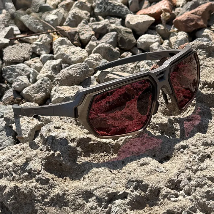 SEAMERGO%20Retro%20Polarized%20Cycling%20Sunglasses%20Man%20High-end%202025%20Outdoor%20Activities%20UV%20Resistant%20Cyberpunk%20Glasses%20Walk%20The%20Show%20-%20Image%203