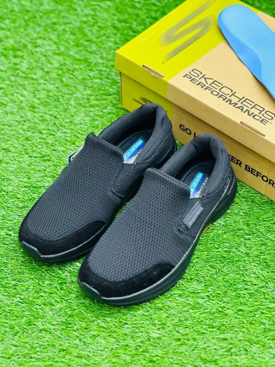 Ultra%20Go%20Skechers%20PERFORMANCE%0AShoes%20-%20Image%202