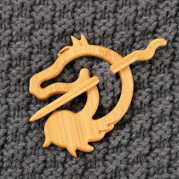 1PC%20Retro%20Umbrella%20Dancing%20Piggy%20Wooden%20Brooch%20Maple%20Leaf%20Bunny%20Animal%20Sweater%20Pin%20Christmas%20Tree%20Bird%20Kitty%20Scarf%20Buckle%20Girl%20-%20Image%202