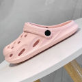 Fashion Women Slippers New Summer Slippers Outdoor Beach Slippers Classic Soft Men Garden Slippers Home Men Clogs Slippers.