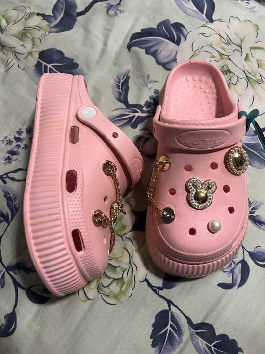 112%20code%20Double%20Sole%20Crocs%20With%20Charm%20For%20Women%20-%20Image%204