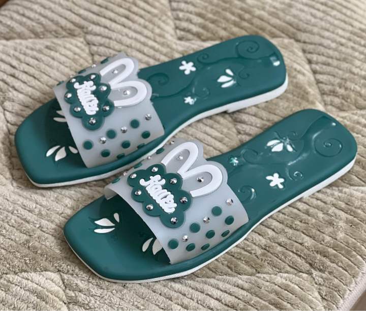 New%20Cute%20Design%20Silicone%20Upper%20Flat%20Slipper%20Sandals%20for%20Girls%20&%20Womens%20-%20Image%204