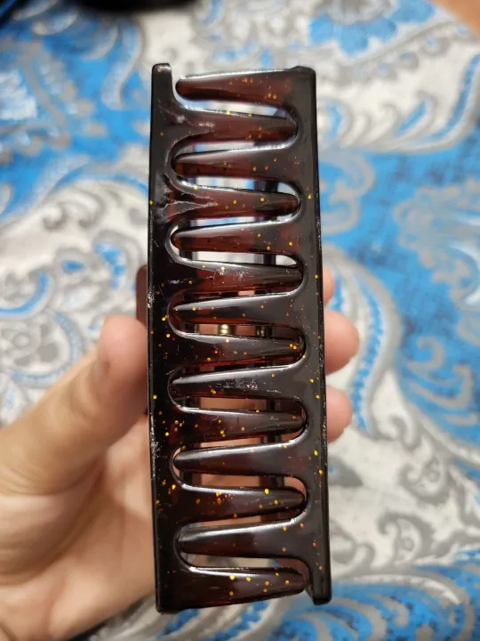 Pack%20of%206,4,3,2%20Korean%20Style%20Hair%20catchers%20for%20women/girls%20%7Chair%20claw%20clips%20%7Cnew%20Trending%20elegant%20hair%20catchers%20%7Chair%20accessories%20-%20Image%208