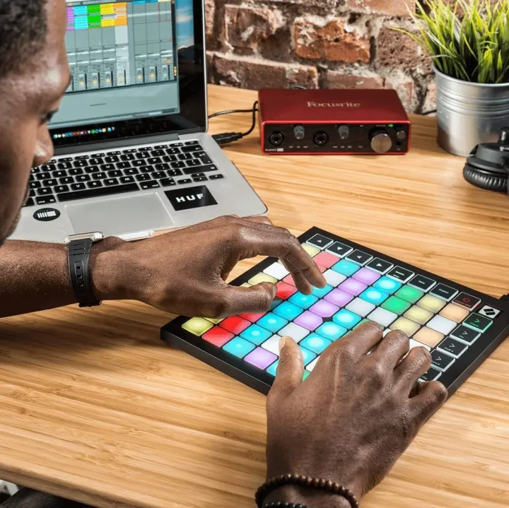Novation%20Launchpad%20X%20Grid%20Controller%20for%20Ableton%20Live%20-%20Image%203