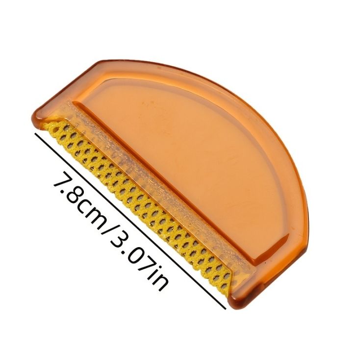 Amber%20Clothes%20Lint%20Brush%20-%20Semi-Circular%20Wool%20Fabric%20Shaver,%20Manual%20Lint%20Remover%20for%20Sweaters/Coats%20(Garment%20Care%20Tool)%20-%20Image%205