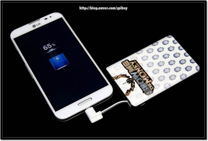 4000mah-Portable%20Power%20Bank,%20Usb%20Port,Input%20and%20Output%20Fast%20Charge%20-%20Image%204