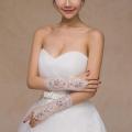 Women' Wedding Lace Gloves Bridal Fingerless Tulle Gloves Crystal Sequins Wrist Cuffs White Hook Finger Gloves.