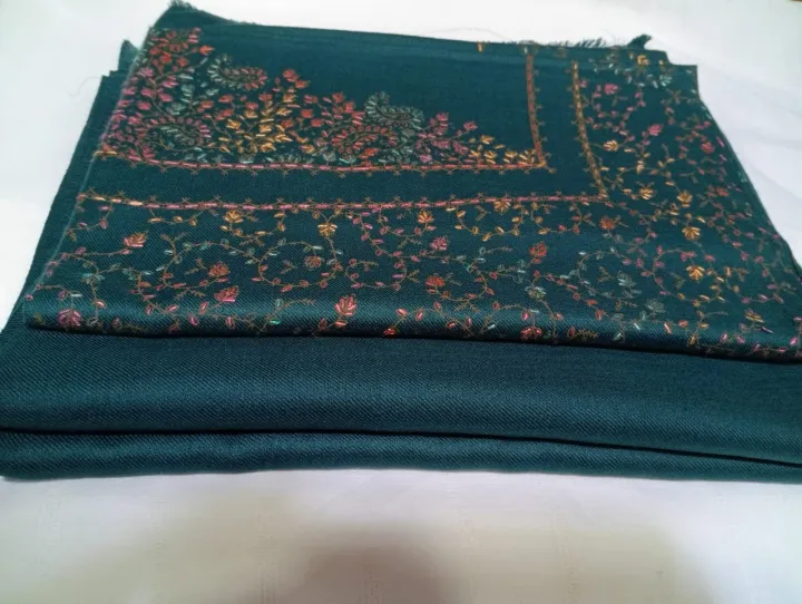 Winter%20Pashmina%20Wool%203%20Piece%20Unstiched%20suit%20for%20Women/Girls%20-%20Image%207