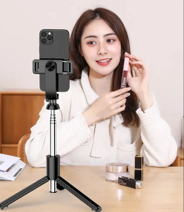 Premium%206.6%20Feet%20Wireless%20Selfie%20Stick%20Tripod%20Stand%20-%20Bluetooth%20Remote,%20Foldable%20Design%20-%20Ideal%20for%20Live%20Streaming,%20Vlogging%20&%20Tik%20Tok%20-%20Image%205