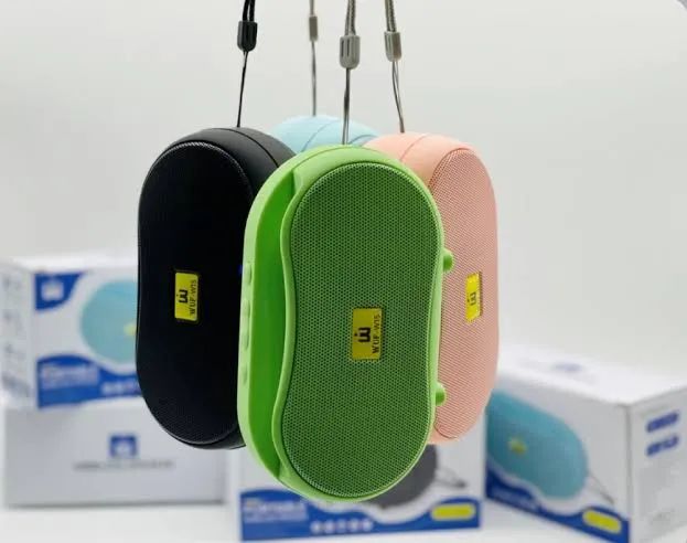WUF-W15%20Portable%20Wireless%20Speaker%20classic%20Hot%20Fashion%20best%20sell%20mini%20pocket%20Portable%20Radio%20BT%20USB%20TF%20FM%20Audio%20Built%20in%20Speaker%20mp3%20player%20-%20Image%205