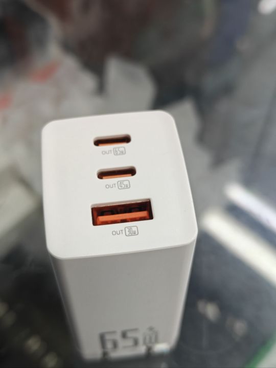 ROMOSS%2065W%20GaN%20Fast%20Charger%20-%20Image%206