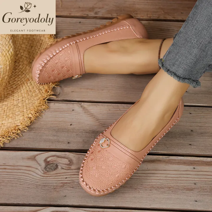 goreyodoly%20Women%20Comfortable%20Slip-On%20Loafers,%20Lightweight%20Breathable%20Wide%20Fit%20Flats%20with%20Embroidery%20&%20Rhinestone%20Buckle%20-%20Image%203