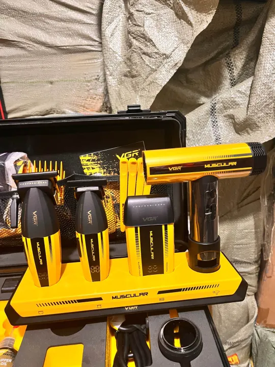 VGR%20Professional%205-in-1%20Barber%20Grooming%20Kit%20%7C%20Cordless%20Hair%20Clipper,%20Hair%20Trimmer,%20Foil%20Shaver,%20Hair%20Dryer%20&%20Charging%20Base%20%7C%20Rechargeable%20Professional%20Salon%20Set%20-%20Image%204
