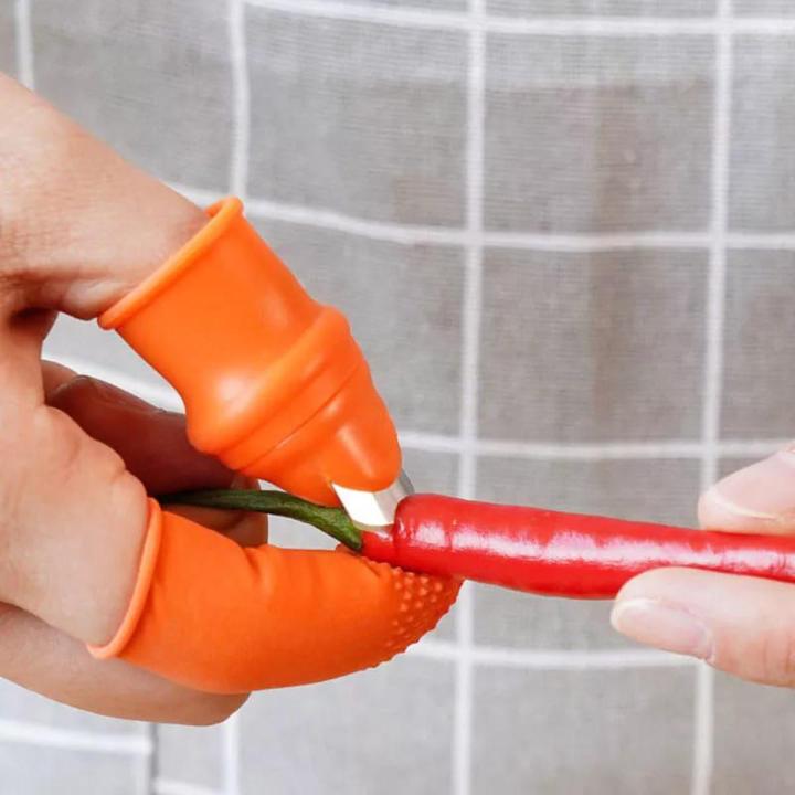 Silicone%20Thumb%20Cutter%20for%20Vegetables%20&%20Fruits%20-%205-in-1%20Innovative%20Design%20for%20Effortless%20Cutting%20-%20Image%202