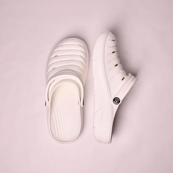 Men's%20Premium%20Comfortable%20Clogs%20%7C%7C%20Effortless%20All-Day%20Ease%20with%20Supportive%20Back%20Strap%20Sandals%20for%20Men%20-%20Image%204