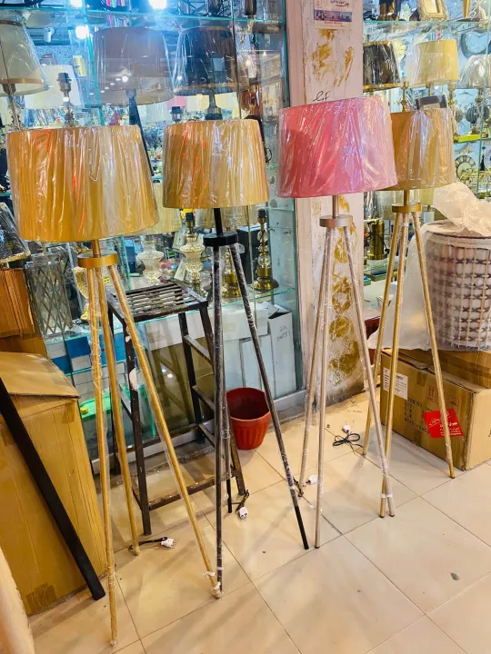 Floor%20lamp%20living%20room%20simple%20modern%20creative%20floor%20lamp%20%20American%20home%20design%20triangle%20vertical%20table%20lamp%20-%20Image%202