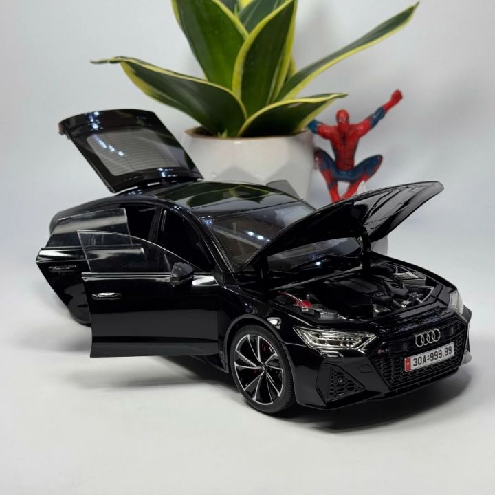 1:18%20Audi%20RS%207%20Sportback%20Official%20Licensed%20Model%20With%20Remote%20Key%20-%20Image%203