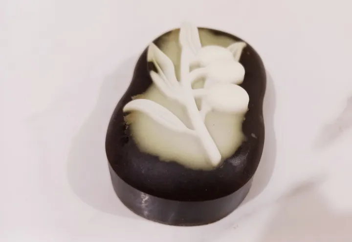 handmade%20herbal%20guava%20leaf%20soap%20antiwrinkle%20antiaging%20-%20Image%204