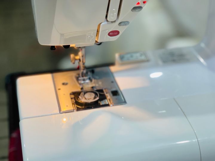 Janome%208210%20sewing%20machine%20-%20Image%203