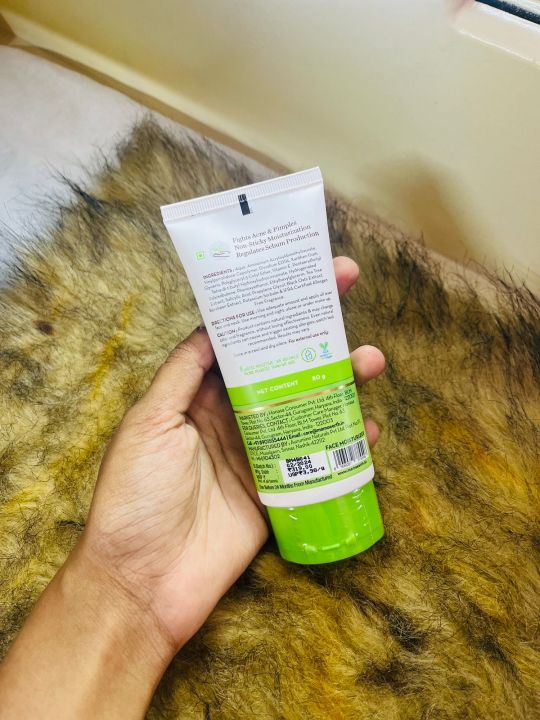 Mamaearth%20Tea%20Tree%20Moisturiser%20-%20Image%205