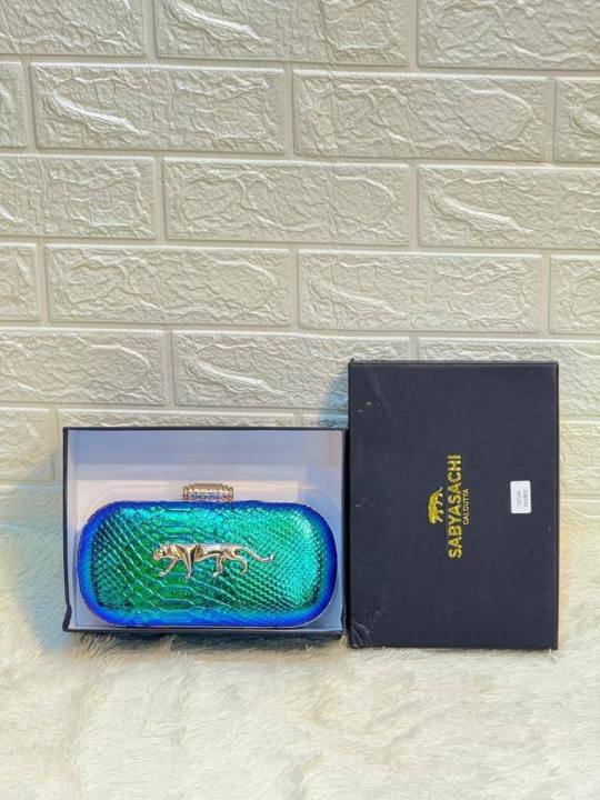 Plain%20Sabyasachi%20Clutch%20-%20Image%208