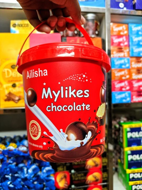 Ailisha Mylikes Chocolate