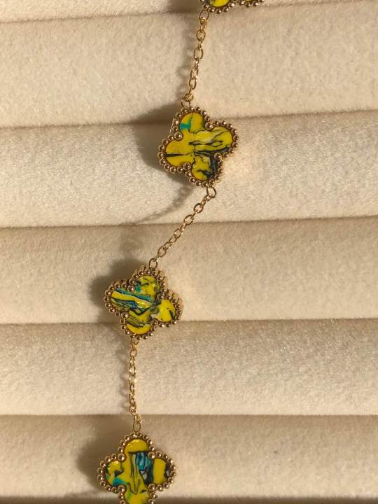 Sparkle%20Roniya%20Clover%20Bracelet%20-%20Image%202