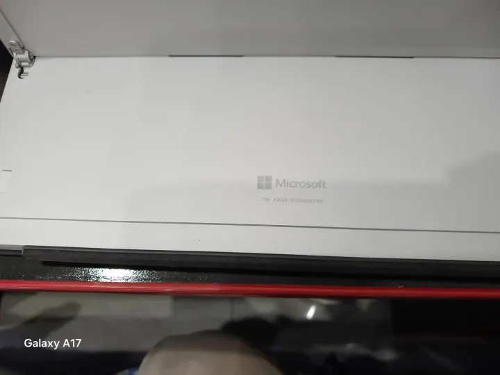 Microsoft%20Surface%20Pro%206%20%7C%20Core%20i5%208th%20gen%20%7C%208GB%20RAM%20%7C%20256GB%20SSD%20%7C%20Windows%2011%20%7C%20Touchscreen%20%7C%20Keyboard%20&%20Charger%20Included%20-%20Image%206