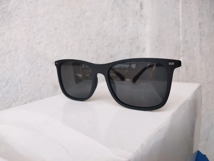 Big%20Bag%20Hugo%20Boss%20Polorized%20Black%20Sunglasses%20For%20Men%20-%20Image%203