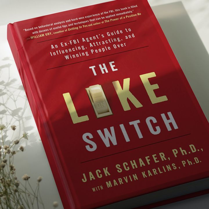 The%20Like%20Switch:%20An%20Ex-FBI%20Agent's%20Guide%20to%20Influencing,%20Attracting,%20and%20Winning%20People%20Over%20-%20Image%203