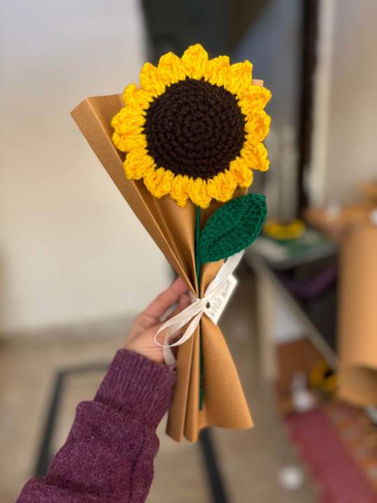 Crochet%20sunflower%20with%20complementary%20khaaki%20wrapping%20and%20custom%20stamped%20note/%20for%20custom%20note%20message%20us/%20best%20gift/%20birthday%20gift/graduation%20gift%20-%20Image%207
