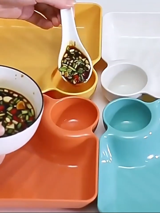 Set of 4 Compartment Serving Trays with Sauce Holders – Stackable Plates for Fries, Dips, Salsa, Chips, and Appetizers – Reusable Food Platters for Restaurants, Catering, Picnics, and Takeout