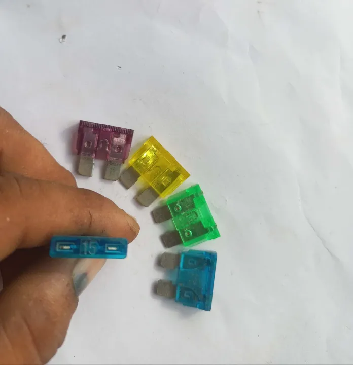 Standard%20Auto%20Blade%20Fuse%20for%20Cars%20%7C%205A,%2010A,%2015A,%2020A,%2025A,%2030A%20%7C%20High-Quality%20Car%20Fuse%20in%20White,%20Yellow,%20Red,%20Blue,%20Orange,%20Green%20%7C%20Durable%20and%20Reliable%20Automotive%20Fuses%20for%20Electrical%20Protection%20-%20Image%202