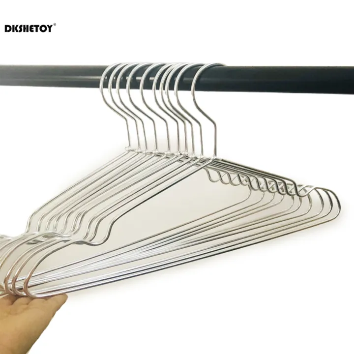 Delicate%20Metal%20Clothes%20Hangers%20Silver%20Gold%20Lightweight%20Sturdy%20Clothing%20Coat%20Hanger%20for%20Hanging%20Shirts%20T-Shirts%20Blouses%20-%20Image%207