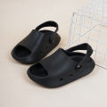 New Summer Fashion and Comfortable Casual Home Outdoor Beach Hole Shoes for Boys and Girls.