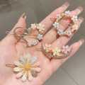 4Pcs, Set Sweet Crystal Hair Clips for Women, Korean Bow, Pearl, Star, Moon, Starfish, Bear Hairpins, Stylish Hair Accessories. 