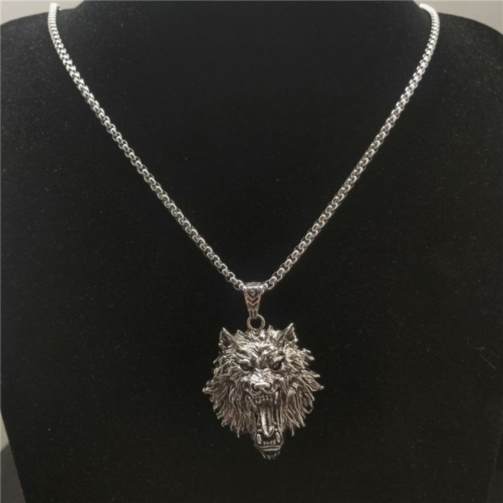 New%20Retro%20Trend%20Necklace%20Hip%20Hop%20Rock%20Raging%20Wolf%20Head%20Pendant%20Necklace%20Tide%20Fashion%20Domineering%20Men's%20Necklace%20%20Accessories%20-%20Image%202