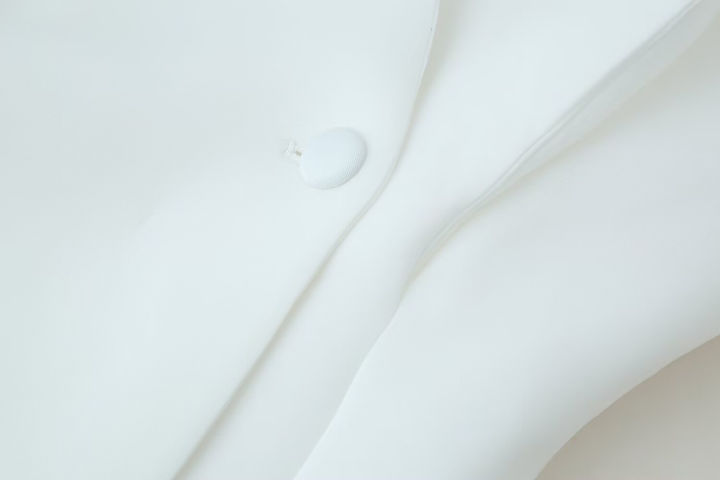 Spring%20new%20women's%20commuting%20style%20slim%20fit%20with%20hollowed%20out%20design%20off%20shoulder%20long%20sleeved%20double%20breasted%20suit%20jacket%20-%20Image%206