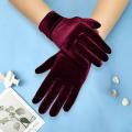 Autumn Winter Warm Velvet Gloves Solid Color Driving Goves Fashion Etiquette Mittens Quality Elastic Outdoor Goves Velvet Gloves.