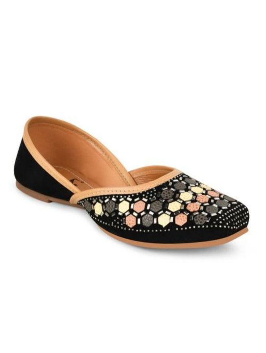 Black%20Attractive%20Rajasthani%20Jutti%20For%20Women%20-%20Image%204