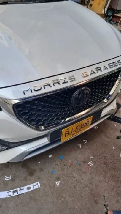 Bonnet%20Trunk%20Emblem%20Silver-Chrome%20&%20Black%20Silicone%203M%20Double%20Tape%20installation%20-%20Mg%20hs%20accessories%20-%20Image%206