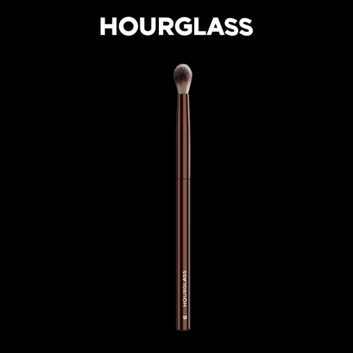 Hourglass%20Makeup%20Brush-%20No.6%20Tapered%20Blender%20Brush%20Soft%20and%20Skin-friendly%20Fiber%20Hair%20Fashion%20Design%20Single%20Eye%20Brush%20-%20Image%204