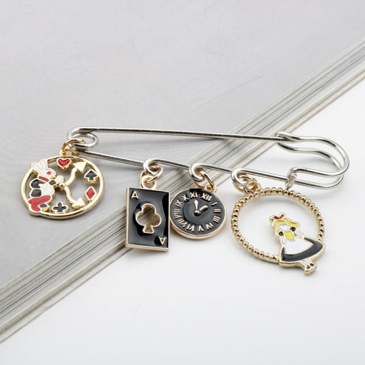 Alice%20Pin%20poker%20clock%20rabbit%20brooch%20coat%20collar%20with%20accessories%20High%20Quality%20Cosplay%20Props%20Pendant%20Accessories%20Cosplay%20Props%20-%20Image%206