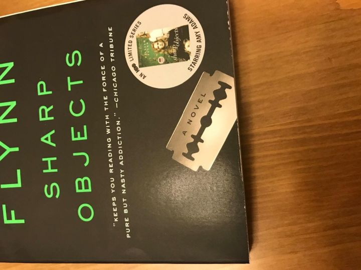Sharp%20Objects%20by%20Gillian%20Flynn%20(Thriller%20Novel)%20Premium%20Paperback%20(Brown%20offset%20edition)%20-%20Image%203