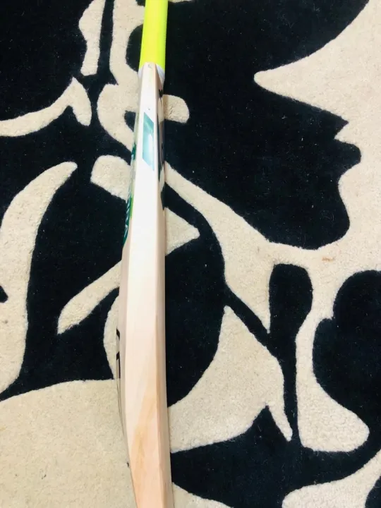 Kookaburra%20English%20Willow%20Cricket%20Bat%20-%20Image%203