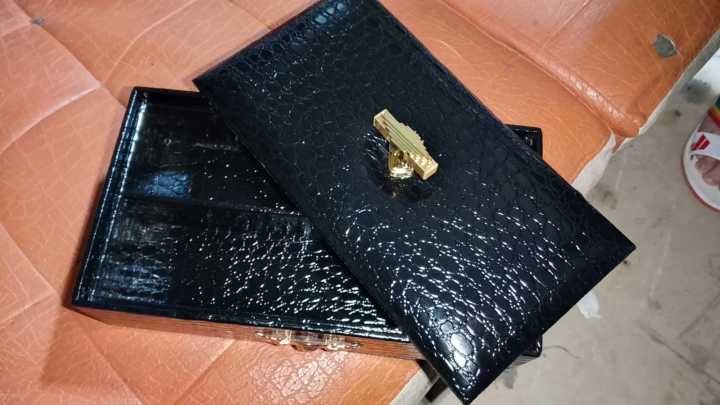 Luxury%20Large%20Jewelry%20Organizer%20Box%20for%20Women%20Girls%20%E2%80%93%20Multi-Layer%20PU%20Leather%20Storage%20Case,%20Drawers%20for%20Rings%20Earrings%20Necklaces%20Bangles%20%E2%80%93%20Portable%20Lockable%20Jewellery%20Organiser%20Box%20Gift%20for%20Wife%20Mother%20Birthday%20Bridal,%20Jewlery%20Box%20-%20Image%207